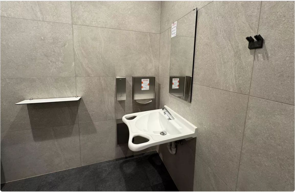 AZ Sint-Lucas in Gent heeft als eerste ziekenhuis in Vlaanderen aangepaste toiletten voor stomapatiënten